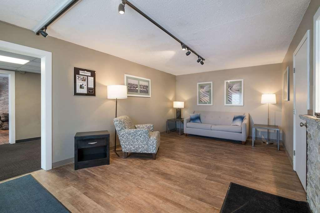 Econo Lodge Auburn Interior photo