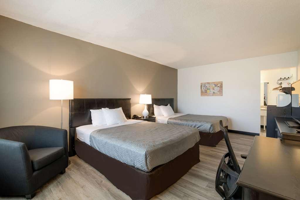 Econo Lodge Auburn Room photo